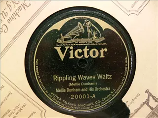 small_victor 20001 a.webp